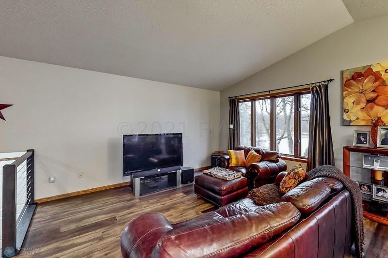 10389 W Lake Ida Ln, Pelican Rapids, MN 56572