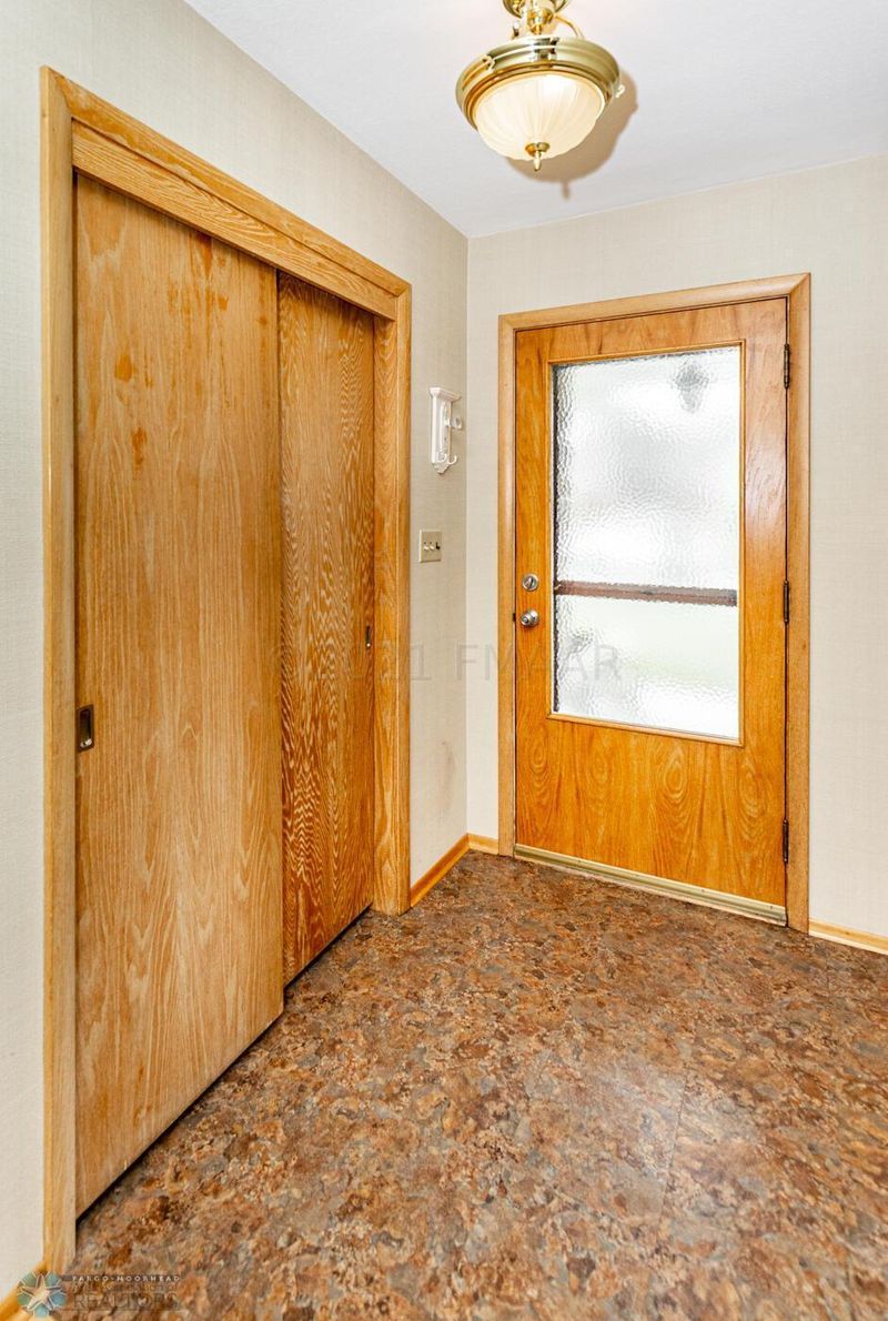 1501 2nd St S, Moorhead, MN 56560