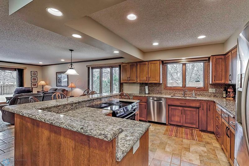210 37th Ave S, Moorhead, MN 56560