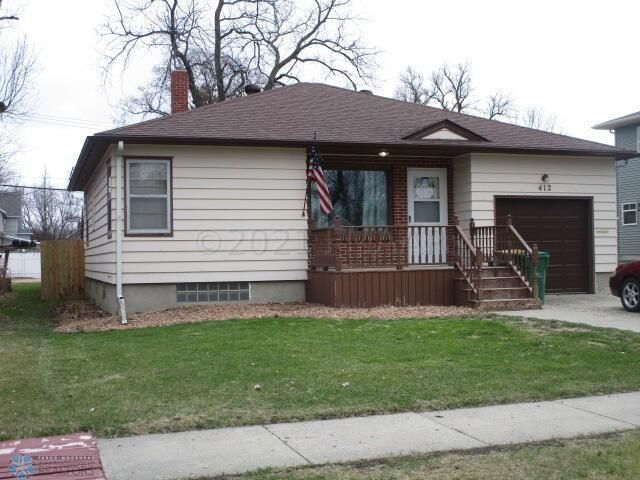 412 7th St N, Breckenridge, MN 56520