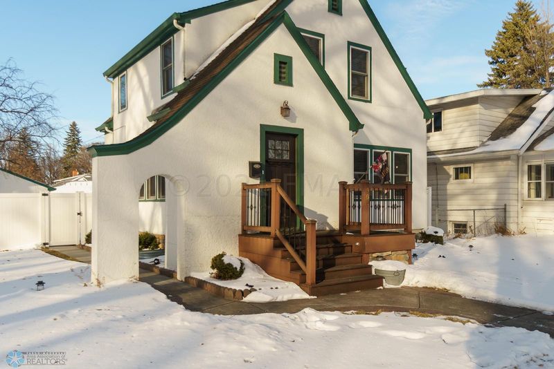 905 3rd St S, Moorhead, MN 56560