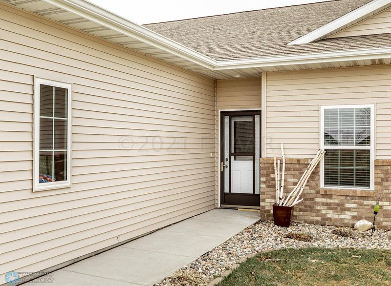 711 Westminster Dr, Moorhead, MN 56560