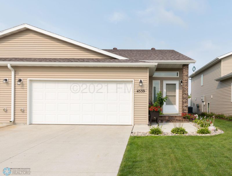 4539 15th St S, Moorhead, MN 56560
