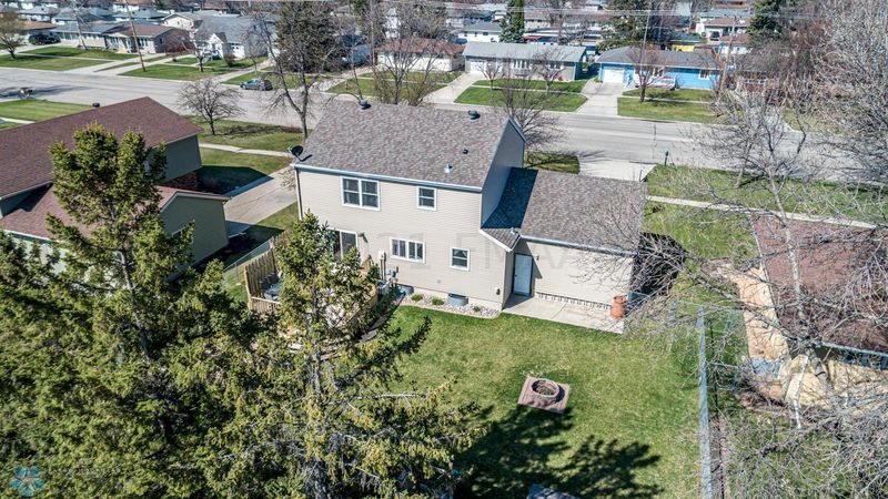 1232 17th St N, Moorhead, MN 56560