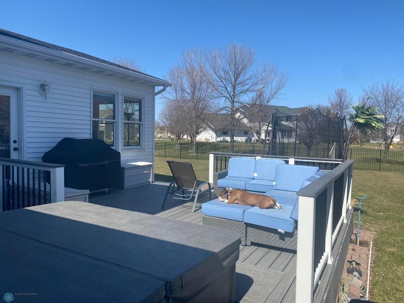3627 Westmoor Dr, Moorhead, MN 56560