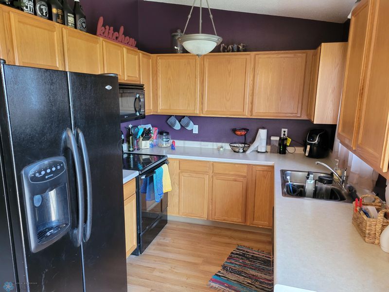 3307 32nd Ave S, Moorhead, MN 56560