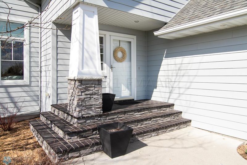 110 48th Ave SW, Moorhead, MN 56560