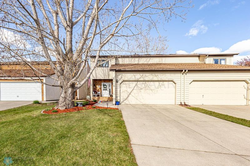 3615 7 St S, Moorhead, MN 56560