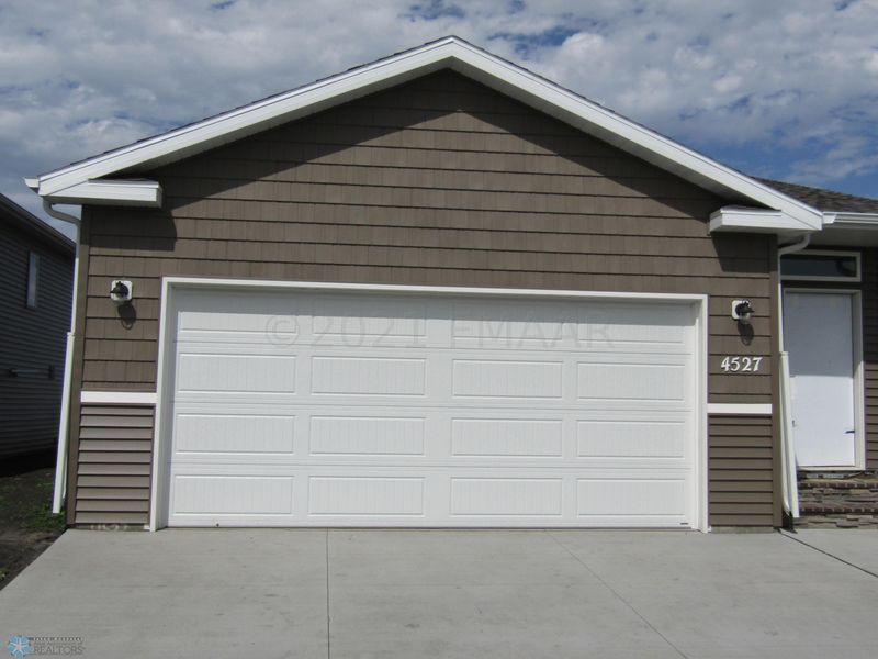 4527 18 Th St S, Moorhead, MN 56560