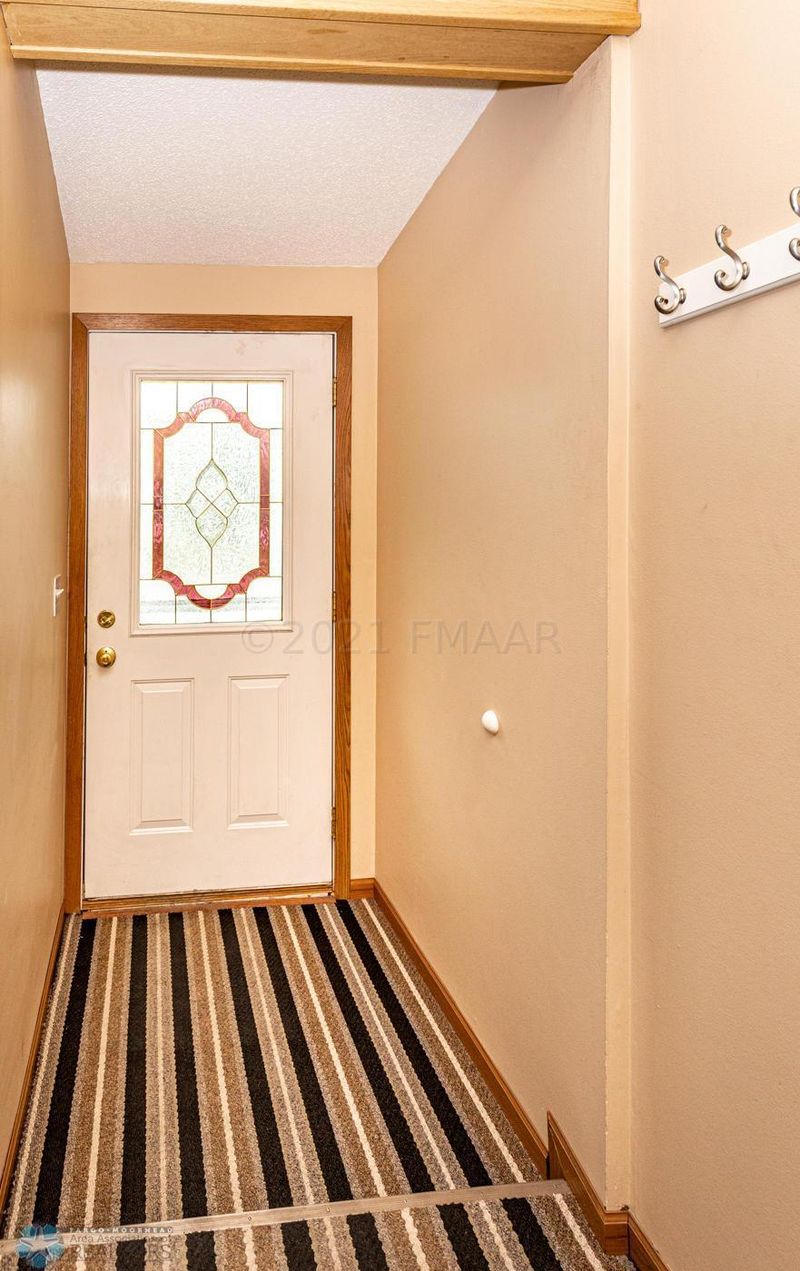 510 Cedar Ln, Moorhead, MN 56560