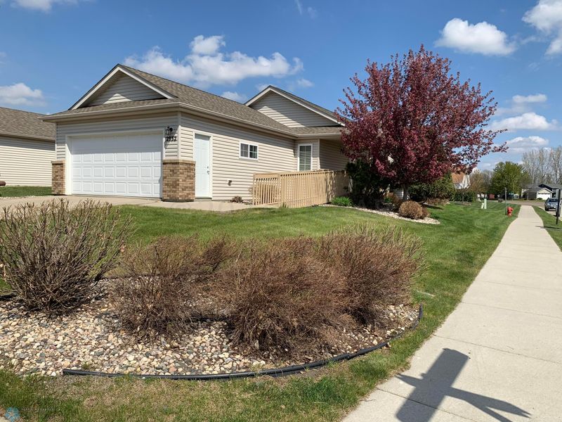 2932 35th St S, Moorhead, MN 56560