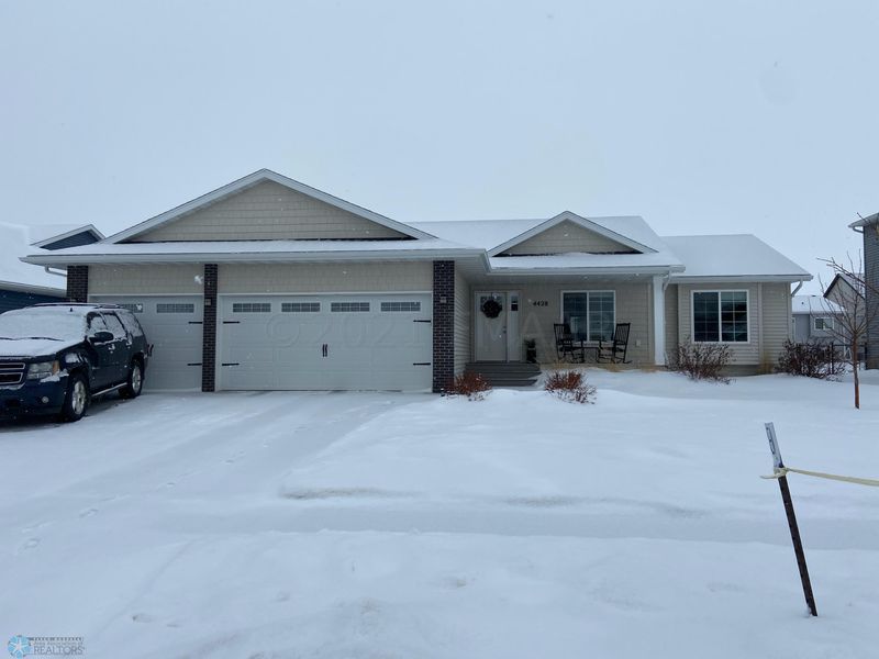 4428 17th St S, Moorhead, MN 56560