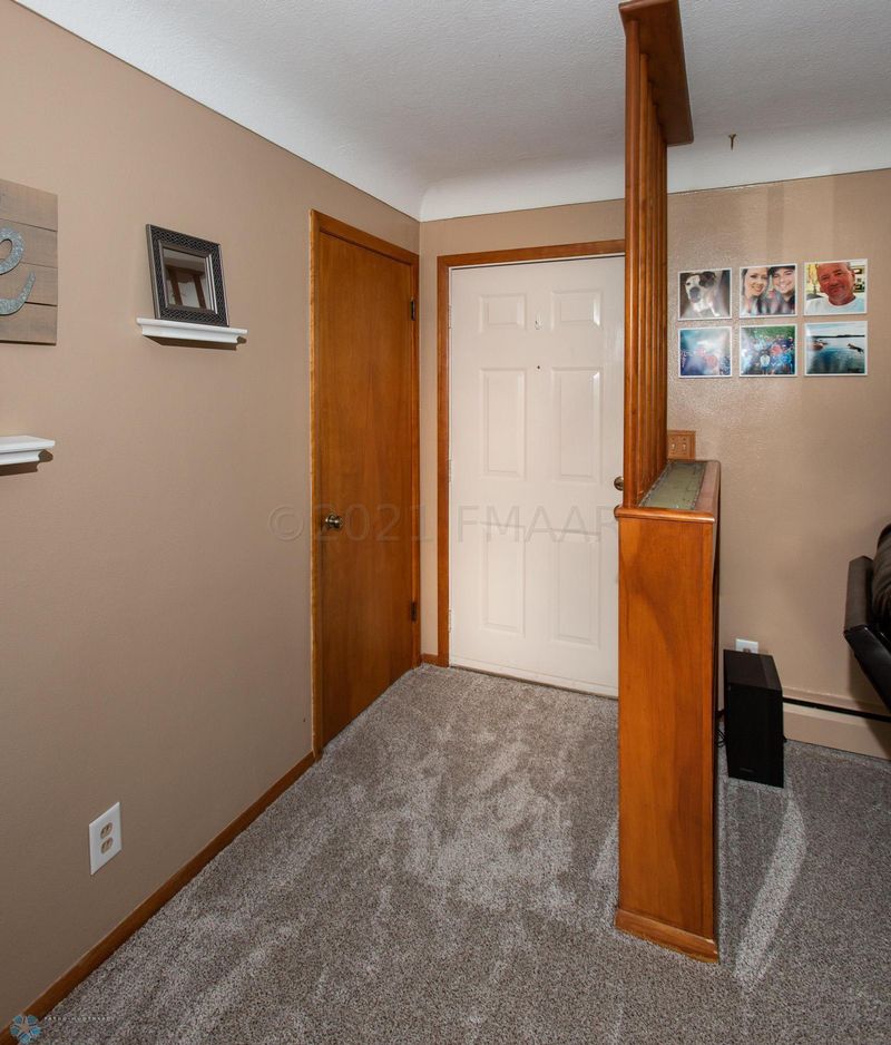 1402 10 St N, Moorhead, MN 56560