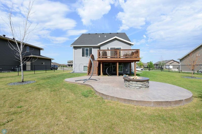 3728 16th St S, Moorhead, MN 56560