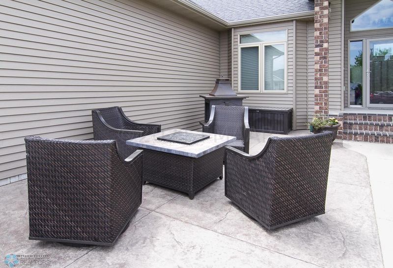 4625 Hunters Point, Moorhead, MN 56560