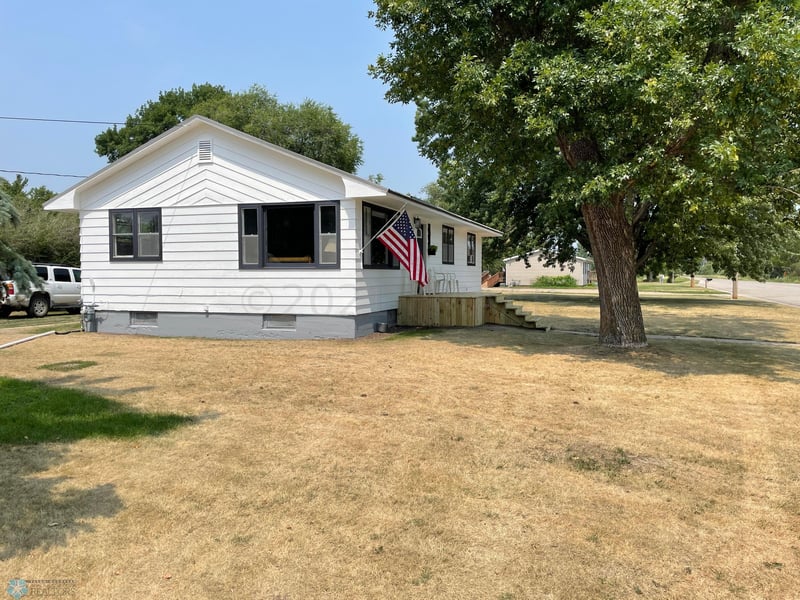 101 Thorpe St N, Gary, MN 56545