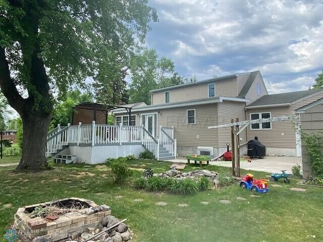 220 12th St N, Breckenridge, MN 56520