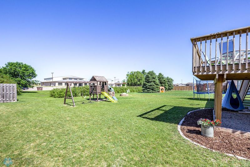 1456 41 Ave S, Moorhead, MN 56560