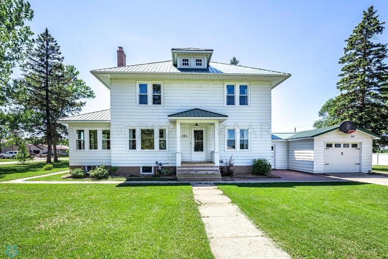 201 2 Ave, Hitterdal, MN 56552