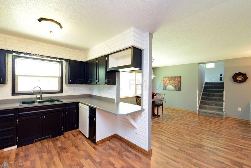 803 7 Ave SE, Barnesville, MN 56514