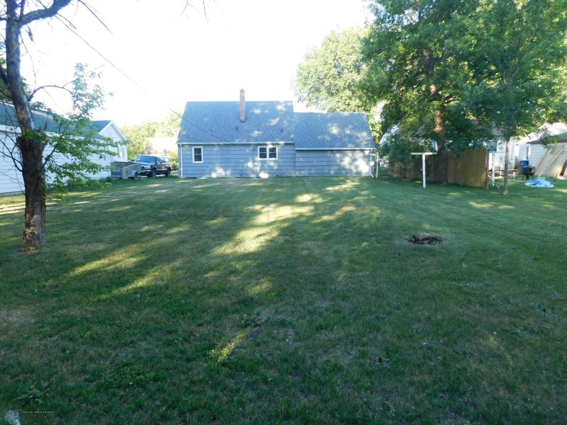 1505 4th St S, Moorhead, MN 56560