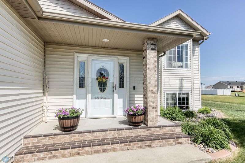 4120 10 St S, Moorhead, MN 56560