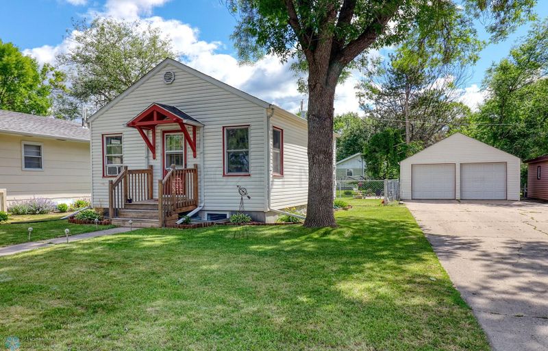 1016 14th St N, Moorhead, MN 56560