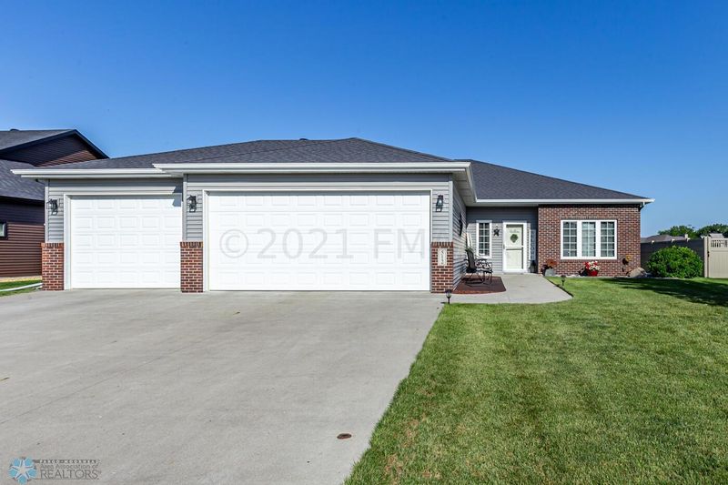512 13 St NE, Dilworth, MN 56529
