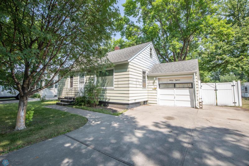 1618 5th St S, Moorhead, MN 56560