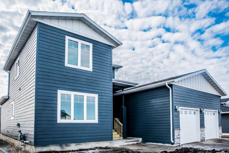 4423 10th St S, Moorhead, MN 56560