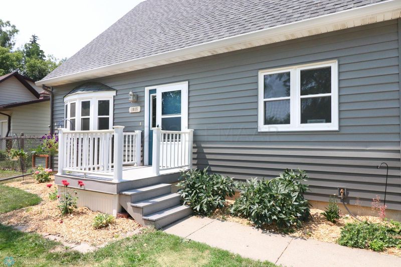 1015 8th St N, Moorhead, MN 56560