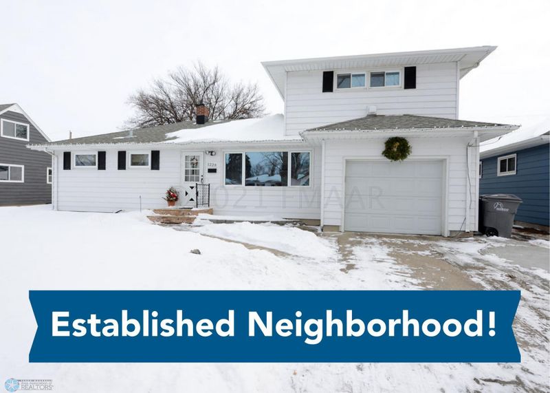1228 15th 1/2 St N, Moorhead, MN 56560