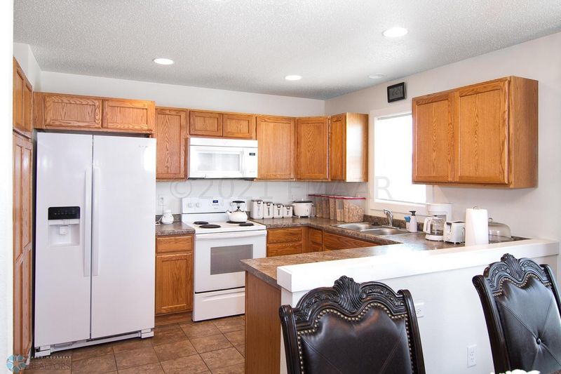 1232 44th Ave S, Moorhead, MN 56560
