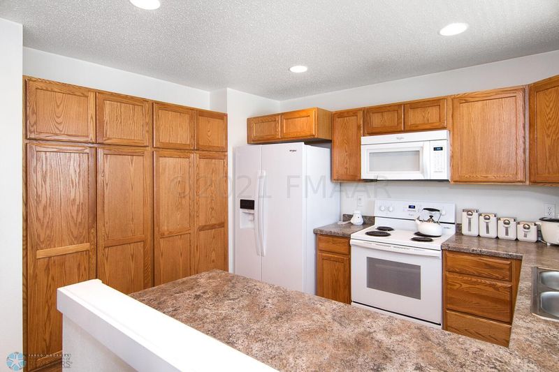 1232 44th Ave S, Moorhead, MN 56560