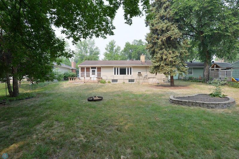 908 1st St S, Moorhead, MN 56560