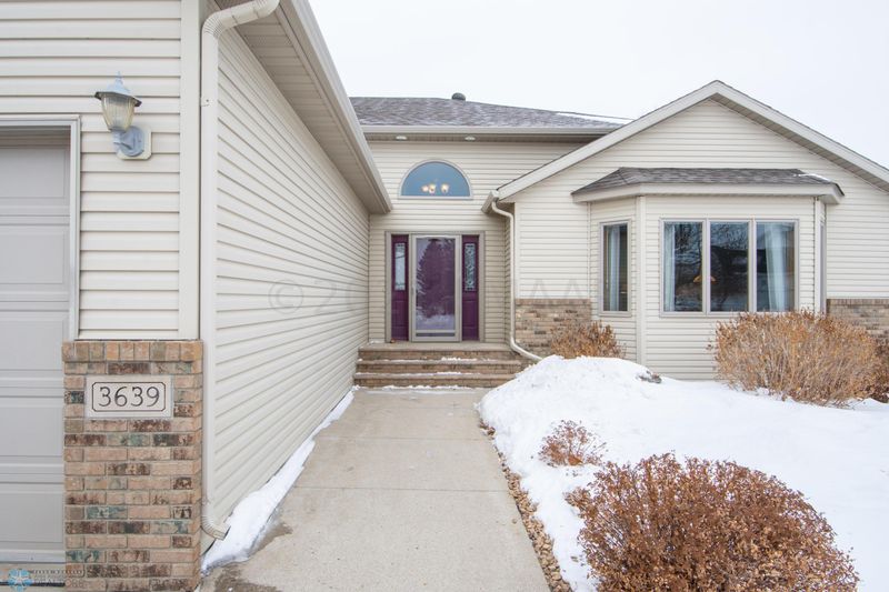 3639 Westmoor Dr, Moorhead, MN 56560