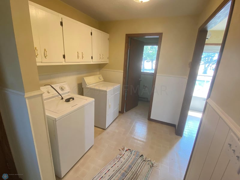 416 E Norman Ave, Shelly, MN 56581