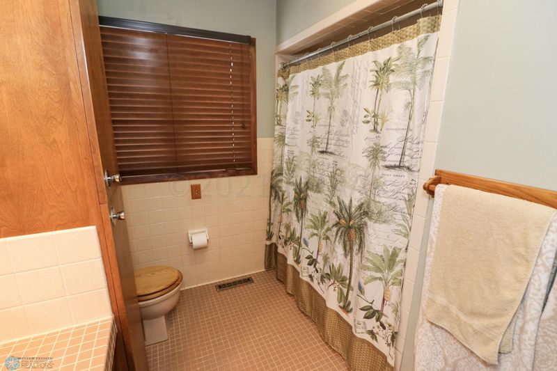 116 14th Ave S, Moorhead, MN 56560