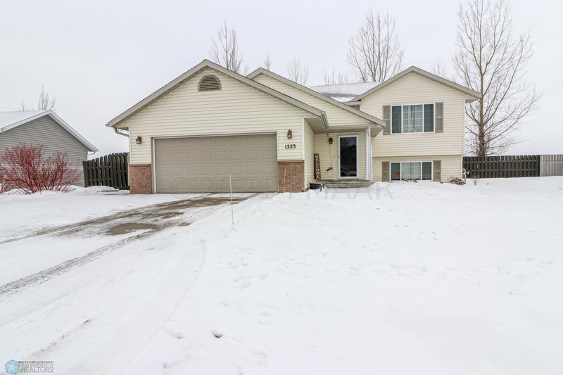 1223 Magnolia Ct SW, Glyndon, MN 56547
