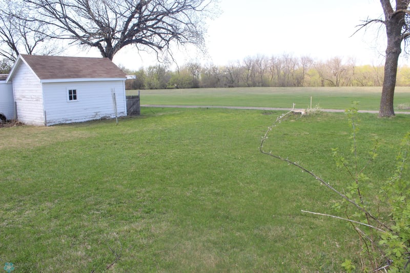114 Johnson St, Shelly, MN 56581