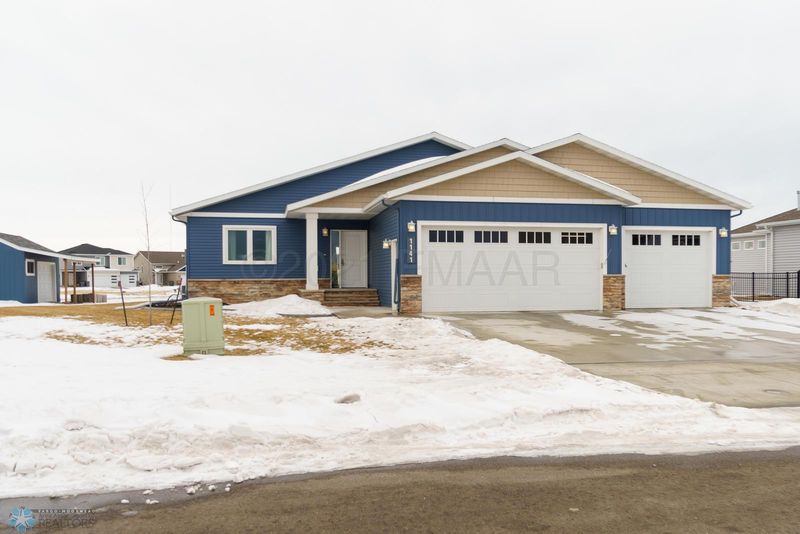 1141 Lilac Ln S, Moorhead, MN 56560