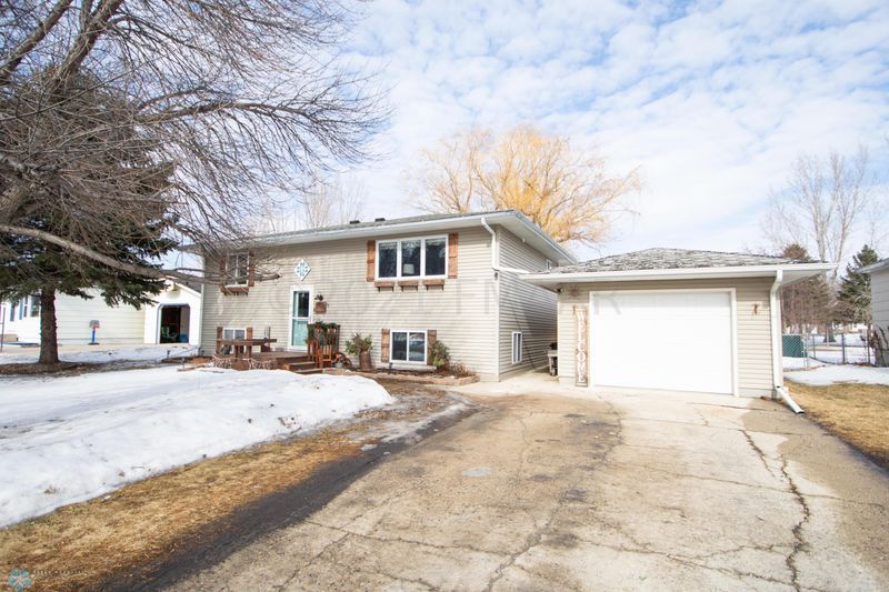 803 9 Ave SE, Barnesville, MN 56514