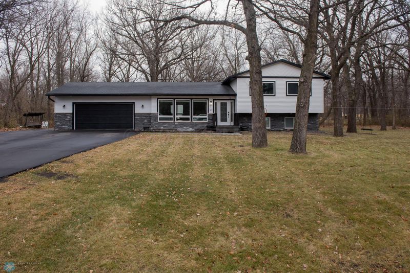 312 67th Ave N, Moorhead, MN 56560