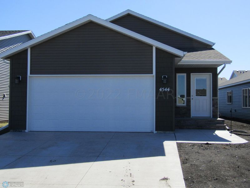 4544 17th St S, Moorhead, MN 56560