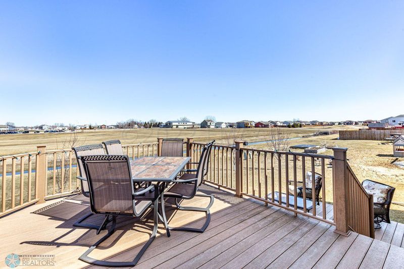 1310 44th Ave S, Moorhead, MN 56560