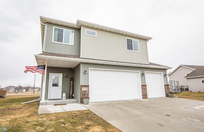 3721 15th St S, Moorhead, MN 56560