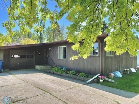 1614 18th St S, Moorhead, MN 56560
