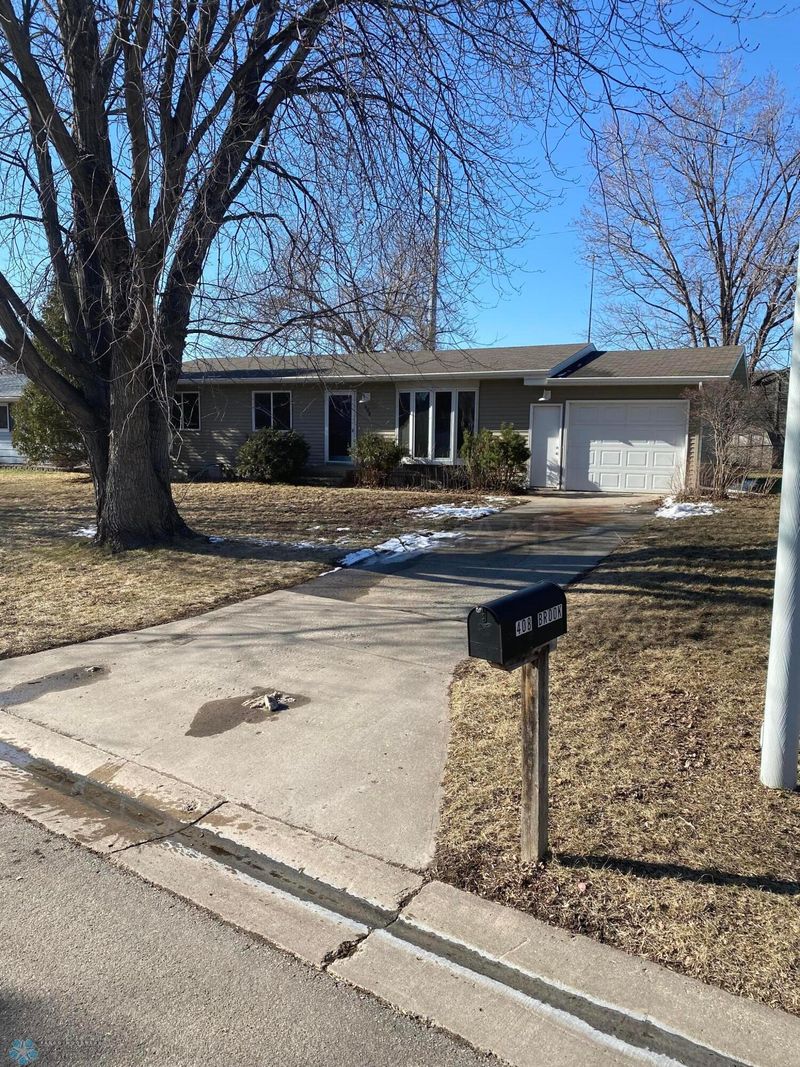 408 Brook Ave, Moorhead, MN 56560
