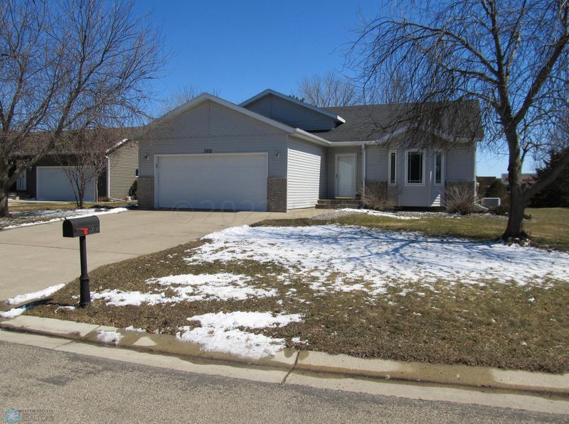 3912 7th St S, Moorhead, MN 56560