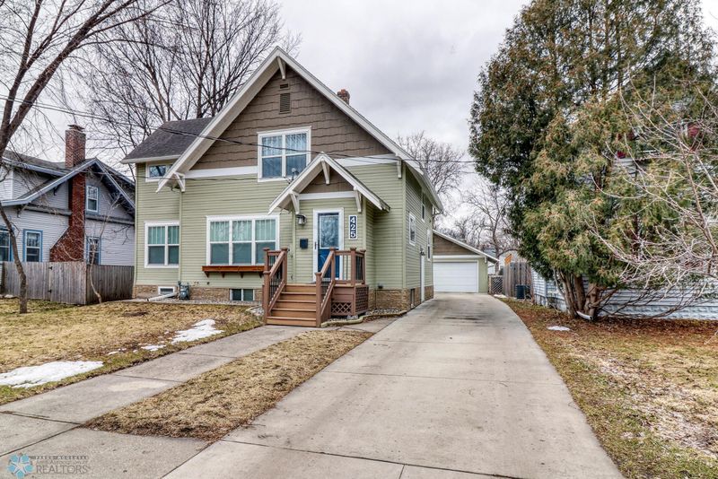 425 6 St S, Moorhead, MN 56560